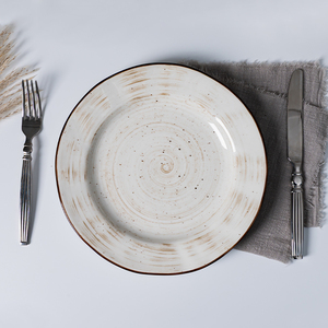 Plato de Porcelana Redondo Blanco Texturizado de 9 Pulgadas con Logotipo Personalizado al por Mayor de P&T para Restaurantes y Hostelería - Product Image 1