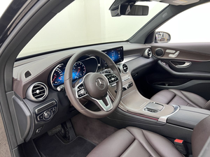 Mercedes-Benz <span class=keywords><strong>GLC</strong></span> 300 Nero 2.0L Turbo del 2022 - Product Image 5
