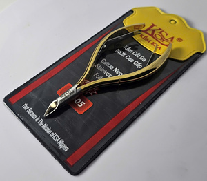 Pince à cuticules en acier inoxydable de qualité supérieure, coupe-ongles ultra-affûté pour manucure et pédicure professionnelle - Product Image 6