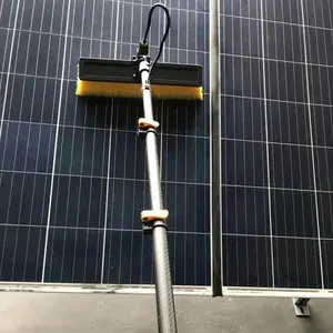 中国最好的光伏电动太阳能电池板清洁旋转滚刷设备太阳能电池板清洁机器人