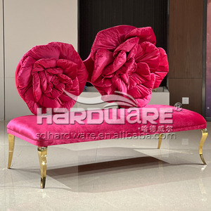 Divano Matrimoniale con Schienale a Forma di Rosa, Design Rosa e Rosso per Innamorati - Product Image 6