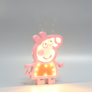 Baby Peppa Luz de pared de madera Decoración de pared de guardería, Luz LED Decoración de la habitación de los niños Luz de noche Diseño personalizado para niños - Product Image 3