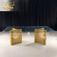 Table de mariage moderne avec plateau en verre trempé pour événements hôteliers et repas