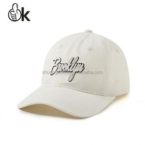Chapeaux Fedora à large bord en gros avec assortiment de couleurs, plaque métallique personnalisée, étiquettes tissées, sangle en plastique, design de logo et patch en relief - Product Image 4