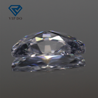 Usine Wuzhou gemmes 3*6-6*12mm couleur blanche en forme de demi-lune zircone cubique pierres précieuses en vrac demi-lune découpées à la machine zircon CZ pierres