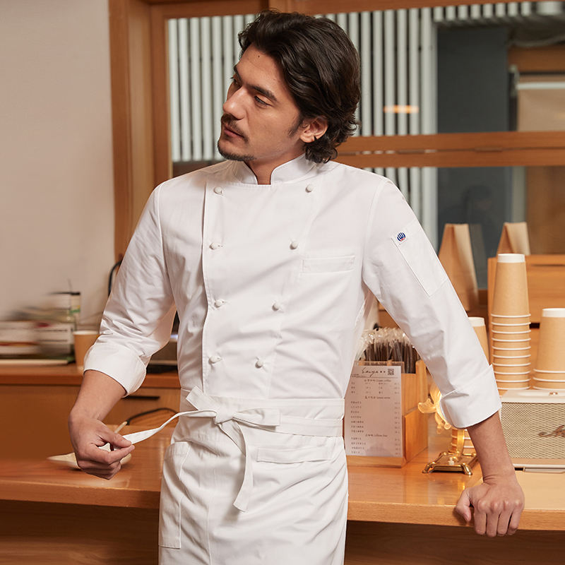 White top with long sleeves