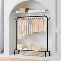 Support en tissu métallique à tige unique pour porte-vêtements de salon à domicile avec 2 crochets et étagère inférieure pour chaussures et vêtements