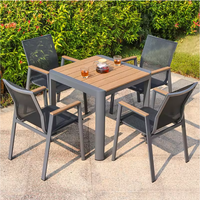 Ensemble de table et de chaises de jardin en plastique moderne et économique, résistant à l'eau, avec structure en métal réglable, pour utilisation en hôtel ou en cour, garantie d'un an