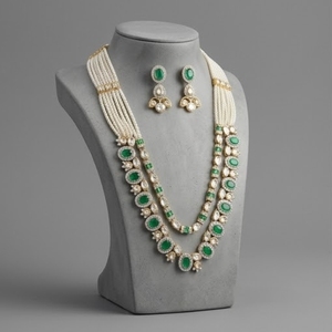 Ensemble de collier en argent 925 Kundan avec perles traditionnelles et émeraudes pour femmes, bijoux de mariée, collier de mariage en pierre verte - Product Image 1