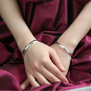Bracelet ouvert en argent plaqué Weihua pour femmes, bijoux pour femmes, accessoire de mode - Product Image 5