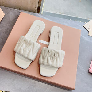 L'usine vend des pantoufles de marque de créateur de haute qualité avec des semelles plates plissées et solides à la mode pour femmes - Product Image 5