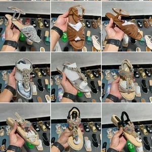 Sandali piatti da <span class=keywords><strong>donna</strong></span> per l'estate, alla moda, stile africano, <span class=keywords><strong>taglie</strong></span> <span class=keywords><strong>grandi</strong></span>, ciabatte da spiaggia, design misto, <span class=keywords><strong>scarpe</strong></span> in stock, all'ingrosso - Product Image 3