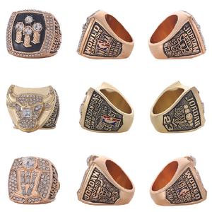 Lot de 6 bagues de championnat de la franchise de basket-ball des <span class=keywords><strong>Chicago</strong></span> <span class=keywords><strong>Bulls</strong></span>, bijoux fantaisie en alliage, vente en gros, directement de l'usine, livraison transfrontalière - Product Image 4