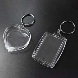 Llavero de Acrílico Personalizado con Impresión UV, Letra Inicial Grabada, Ligero y Flexible - Regalo de Moda Personalizado - Product Image 4