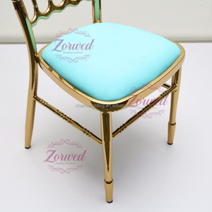 Chaises Napoléon Dorées de Luxe en Métal pour Mariages en Plein Air, Location de Mobilier Hôtelier, Empilables pour Événements et Salons – <span class=keywords><strong>Vente</strong></span> en Gros - Product Image 5