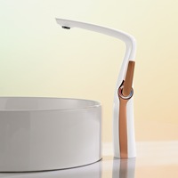 Robinet de lavabo surélevé en cuivre doré brossé, or rose, moderne et minimaliste, avec bec en col de cygne, eau chaude et froide
