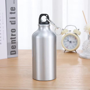 Tasses de serrage extérieures vierges de <span class=keywords><strong>sublimation</strong></span> de bouteille d'<span class=keywords><strong>eau</strong></span> de voyage en aluminium de sport de 400ml - Product Image 5