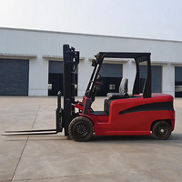 Chariot élévateur électrique tout-terrain Outdoor-Master 2,5 tonnes avec gros pneus