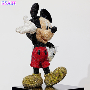 Statue Decorative <span class=keywords><strong>di</strong></span> Topolino e <span class=keywords><strong>Minnie</strong></span> con Strass, Sculture in Resina per Interni, Opere d'Arte per Gallerie - Product Image 3