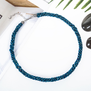 Collar de Cadena Trenzada Dorada de 18 Pulgadas con Cristales de Vidrio, Diseño Étnico Religioso con Patrón de Corazón, Regalo para Fiesta - Product Image 6