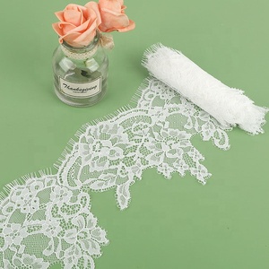 Fancy White Floral French Chantilly Eyelash Lace Trim Edges para vestidos LT2797B - Product Image 2