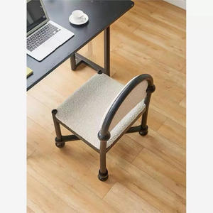 Silla de Maquillaje Vintage de Madera Maciza con Respaldo de Piel de Cordero, Silla de Diseño para Vestidor - Product Image 4