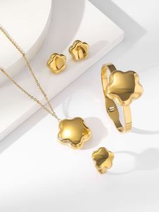 Ensemble de bijoux en acier inoxydable en forme d'étoile de fleurs en gros, collier ras du cou, bracelet, bague pour femmes - Product Image 3