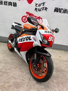 Moto sportive CBR1000RR, moteur à essence 4 temps 4 cylindres - Product Image 3