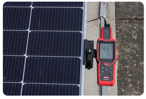 Mesureur d'irradiation solaire UT381PV avec double capteur de température, inclinaison et azimut, application Bluetooth pour le test et l'entretien des systèmes photovoltaïques - Product Image 4