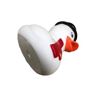 Custom Schattig Nieuw Ontwerp Baby Bad Speelgoed Dier Gigant 2 "Rubber Dokter Eend Pvc Goedkope Float Sneeuwman 3 Inch Witte Vinyl Eenden - Product Image 4