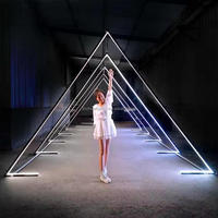 Nouveau support vertical de néon LED 2026 pour allée de mariage, arche, tunnel, décoration de scène moderne, décoration d'événement