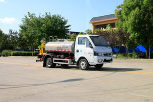Camion arroseur diesel Dongfeng Tuyi 4X2 2500L avec moteur, portée 30-35m, largeur 15-30m, norme Euro 6, lavage frontal - Product Image 6