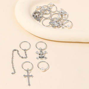 13 Piezas de Cadenas para el Cabello de Aleación con Anillos de Perlas y Calaveras Cruzadas, Accesorios Decorativos de Estilo Punk para un Look Casual Unisex y con Encanto - Product Image 4