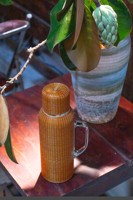 Termo de Té con Aislamiento al Vacío, Hecho a Mano con Acero Inoxidable 316 y Bambú Tejido, Ecológico y Libre de Plástico