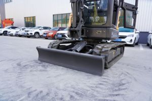 Mini Escavatore CE EPA Euro V da 2,5 Tonnellate con Motore <span class=keywords><strong>Diesel</strong></span> ad Alta Potenza, Pompa e Cambio, Piccolo Escavatore in Vendita da Produttore Cinese - Product Image 6