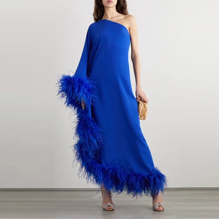 2023 robes de luxe vêtements femmes musulmanes Robe de soirée une épaule fourrure floue caftan autruche plume garniture longue crêpe robe en soie