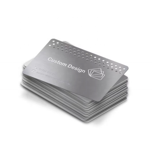 Tessera in Alluminio Anodizzato Nero Personalizzata 63*88mm, Incisa al <span class=keywords><strong>Laser</strong></span> con Testo Personalizzato, Tessera Associativa in Metallo Anodizzato - Product Image 5