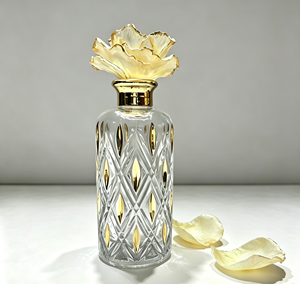 Bouteilles diffuseurs en verre cristal CRYSTAL COAST avec bouchon fleur doré, forme cylindrique, pour parfum de voiture et décoration - Product Image 1
