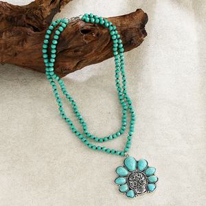 Großhandel Mode Damen Boho-Schmuck 2-Lagige Kristallglas-Halskette Totenkopf-Blumen-Türkis-Anhänger Kurze Halsketten - Product Image 3