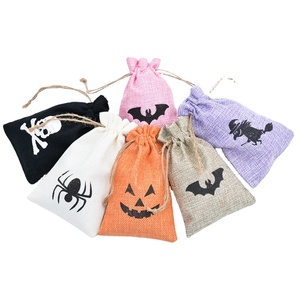 Sac en jute à cordon motif Halloween pour emballage de biscuits de mariage et de fêtes, et rangement de divers articles - Product Image 1