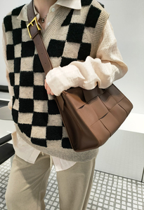 Nuevo Bolso Bandolera de Cuero Genuino Suave de Gran Capacidad para Mujer con Cierre de Cremallera y Diseño Moderno - Product Image 5