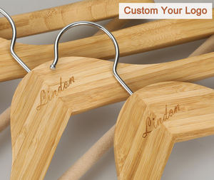Perchas de Madera de Bambú Ecológicas LINDON, Diseño de Hombros Anchos, Percha Reciclada Personalizada con Barra para Pantalones, para Abrigos, Trajes y Pantalones - Product Image 2