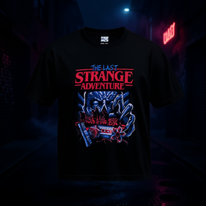 T-shirt The Last Strange Adventure con grafica nera, abbigliamento casual da uomo - Product Image 3