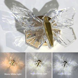 Lampe murale LED créative de luxe nordique en forme de papillon, éclairage mural LED d'intérieur pour chevet, salon, escalier et couloir - Product Image 1
