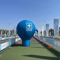 Ballon à air chaud gonflable géant en PVC imperméable de 5 m avec logo imprimé personnalisé et souffleur pour la publicité extérieure et la promotion d'événements