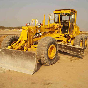 Motoniveladora Komatsu Económica con Sistema Hidráulico Avanzado y Ripper Resistente, Ideal para Trabajos Pesados de Movimiento de Tierras y Carreteras - Product Image 3