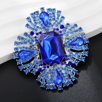 Broche de mode de luxe, bleu roi, en cristal taille émeraude, motif croix géométrique, grande épingle de déclaration pour robe de soirée, fourrure, mariage, fête