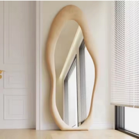 Miroir mural pleine longueur irrégulier, forme de haricot organique, cadre asymétrique en PU souple pour chambre à coucher, hôtel, vente en gros personnalisée