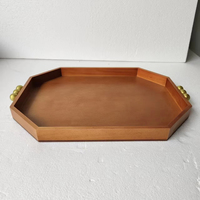 Plateau de service octogonal en bois massif avec logo personnalisé OEM, plateau en bois perlé à bord surélevé, plateau en bois vintage pour la vente en gros