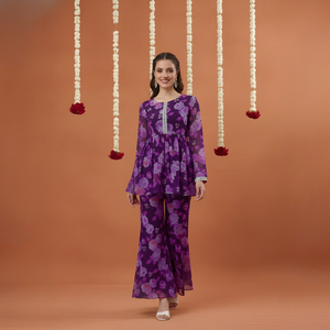 Ensemble de costume en georgette de soie tissée florale violette, Kurta à manches longues et Sharara imprimé, tenue ethnique d'été pour femme, idéal pour les fêtes et mariages - Product Image 1